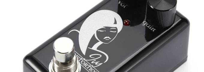 52 pedals, week 47—Red Witch Seven Sisters (Ivy) | Scarebear